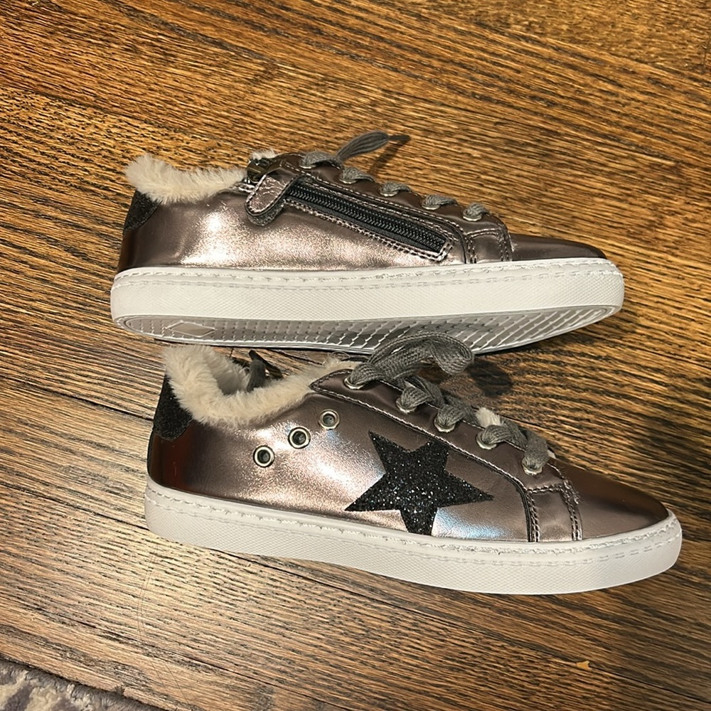 Hoo sneakers brand new in box with tags. Fuzzy inside, black sparkly detail.